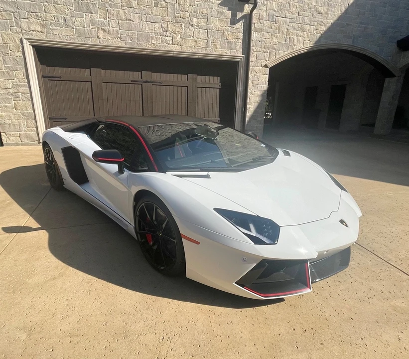 2016 Lamborghini Aventador LP700-4 - Image 2 of 7