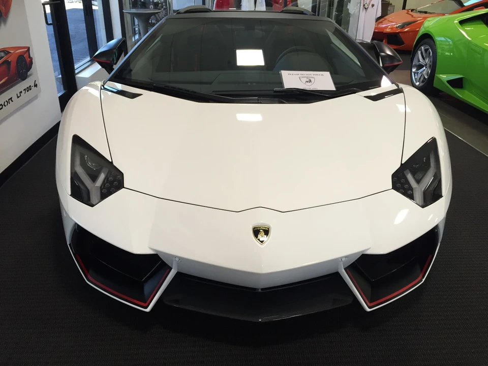 2016 Lamborghini Aventador LP700-4 - Image 6 of 7