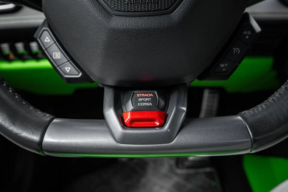 2016 Lamborghini Huracan LP610-4 - Image 12 of 19