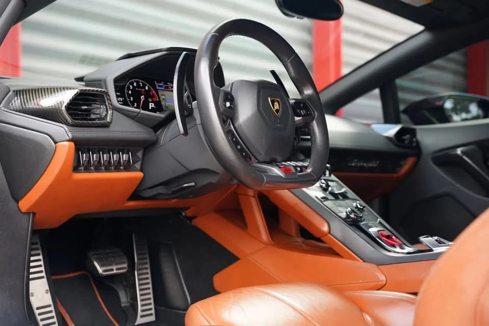 2016 Lamborghini Huracan - Image 3 of 20