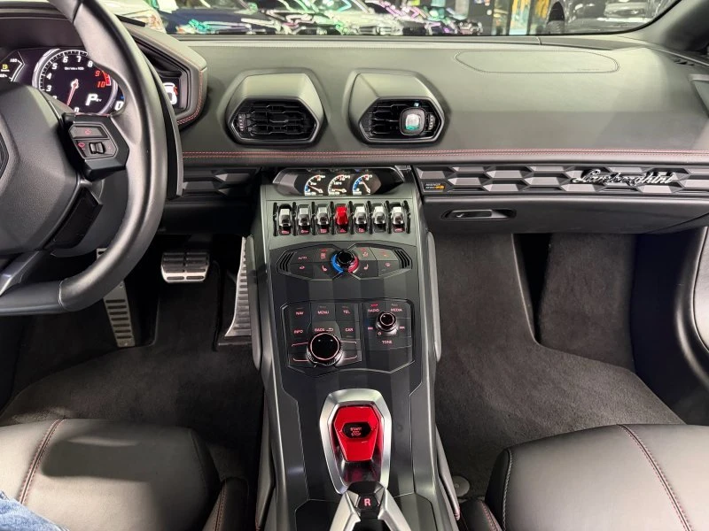 2016 Lamborghini Huracan - Image 17 of 19