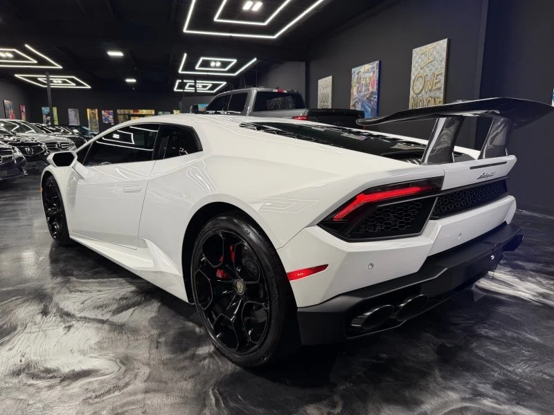 2016 Lamborghini Huracan - Image 7 of 19