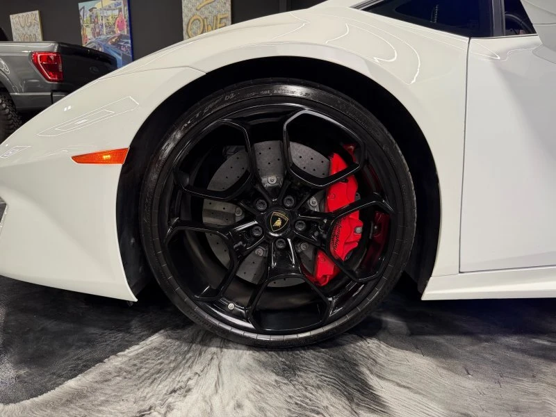 2016 Lamborghini Huracan - Image 10 of 19
