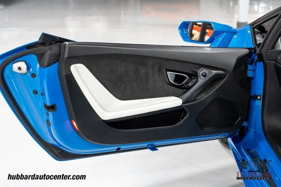 2016 Lamborghini Huracan - Image 16 of 20