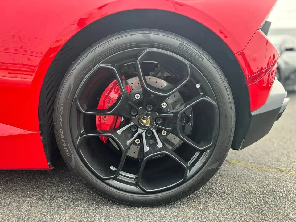 2016 Lamborghini Huracan - Image 8 of 20