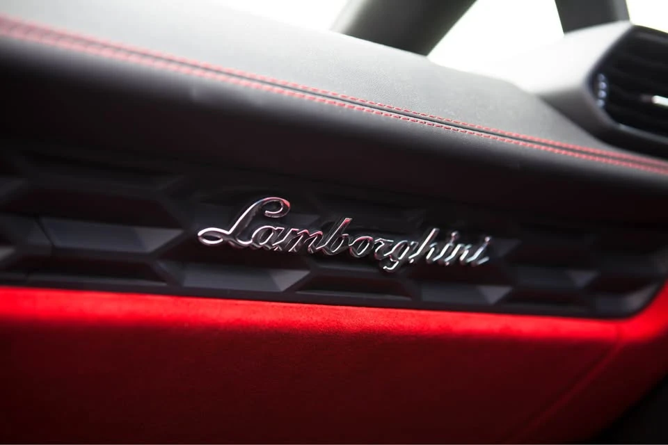 2016 Lamborghini Huracan - Image 9 of 15