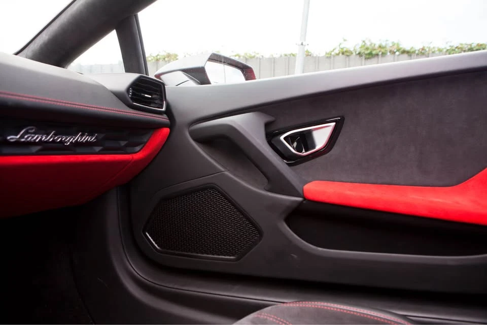 2016 Lamborghini Huracan - Image 8 of 15