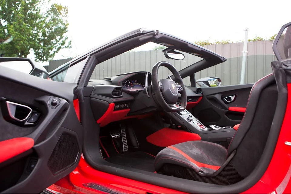 2016 Lamborghini Huracan - Image 7 of 15