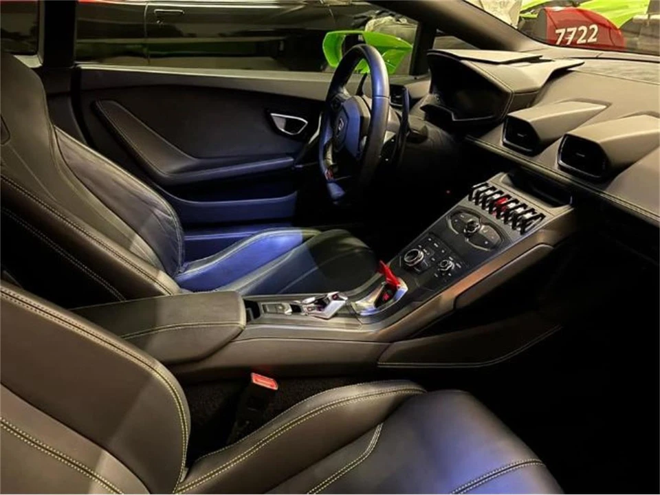2016 Lamborghini Huracan - Image 2 of 21