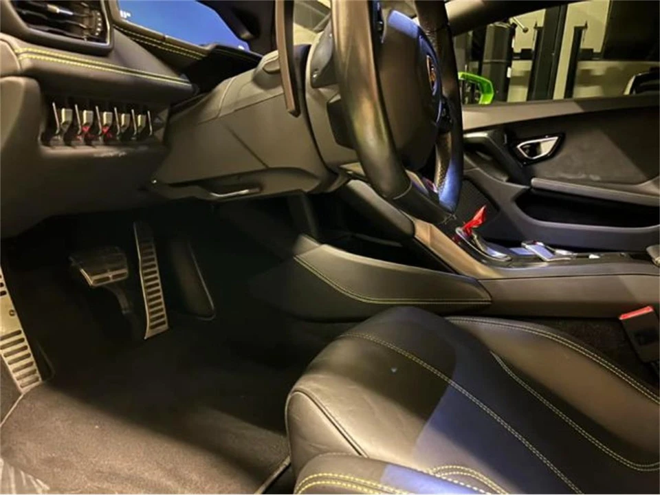 2016 Lamborghini Huracan - Image 11 of 21