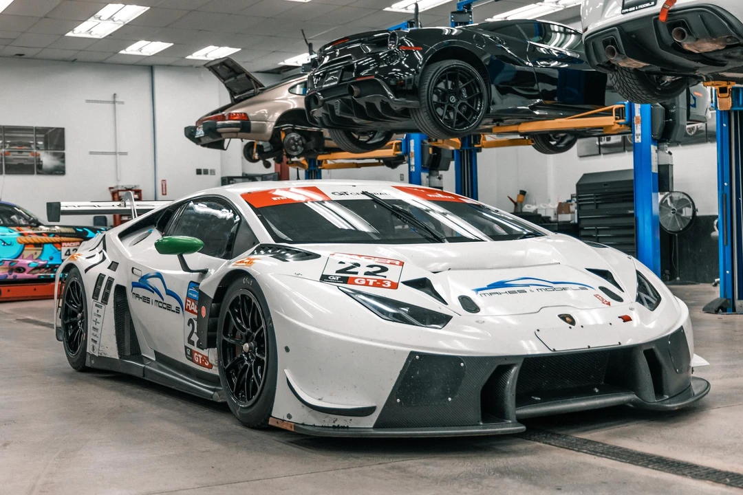 2016 Lamborghini Huracan LP610-4 - Image 2 of 31