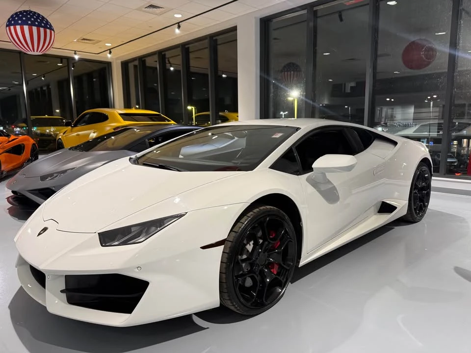 2016 Lamborghini Huracan LP580-2 - Image 2 of 7