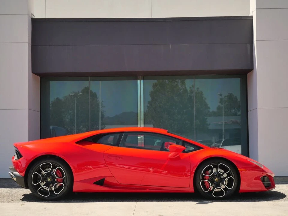 2016 Lamborghini Huracan LP580-2 - Image 2 of 20