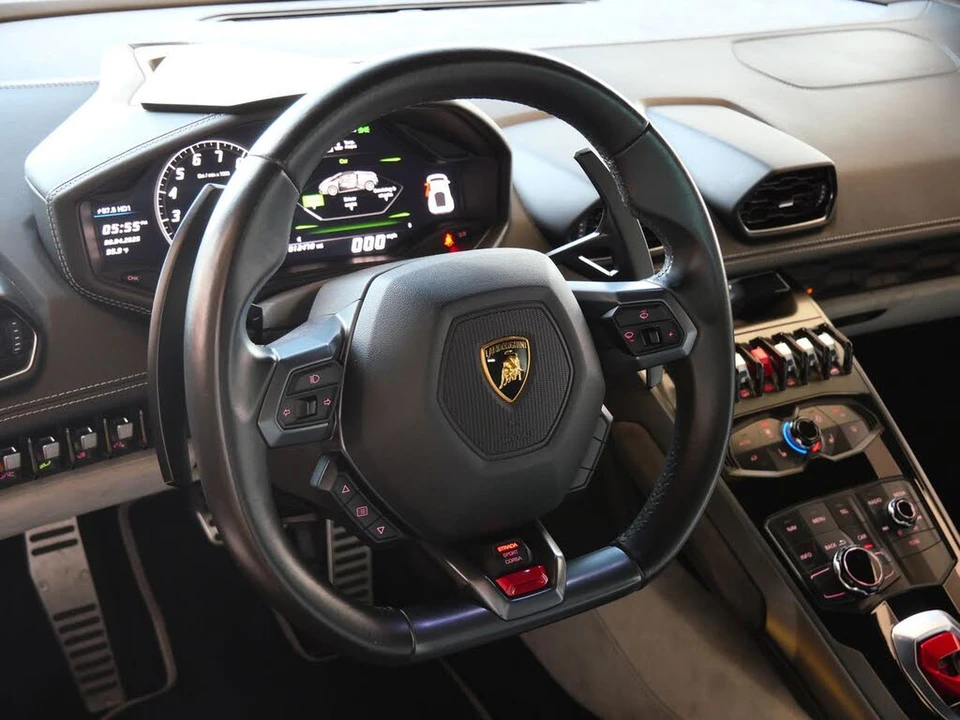 2016 Lamborghini Huracan LP580-2 - Image 14 of 20