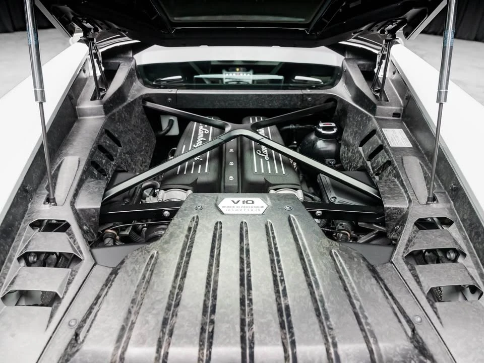 2016 Lamborghini Huracan LP610-4 - Image 6 of 17