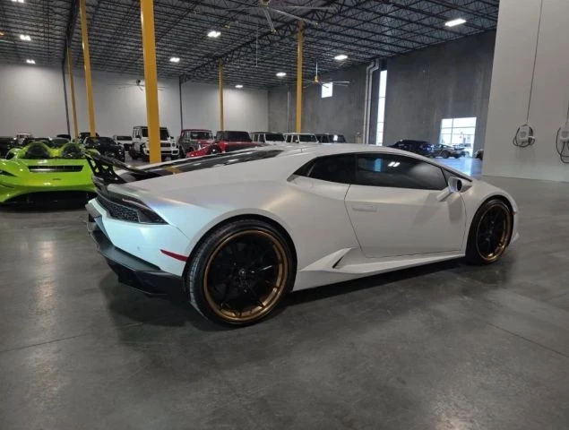 2016 Lamborghini Huracan LP610-4 - Image 2 of 8