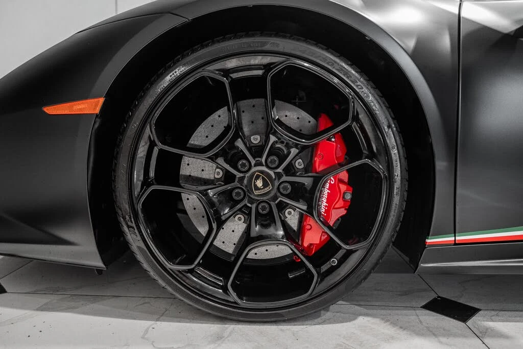 2016 Lamborghini Huracan LP610-4 - Image 9 of 31