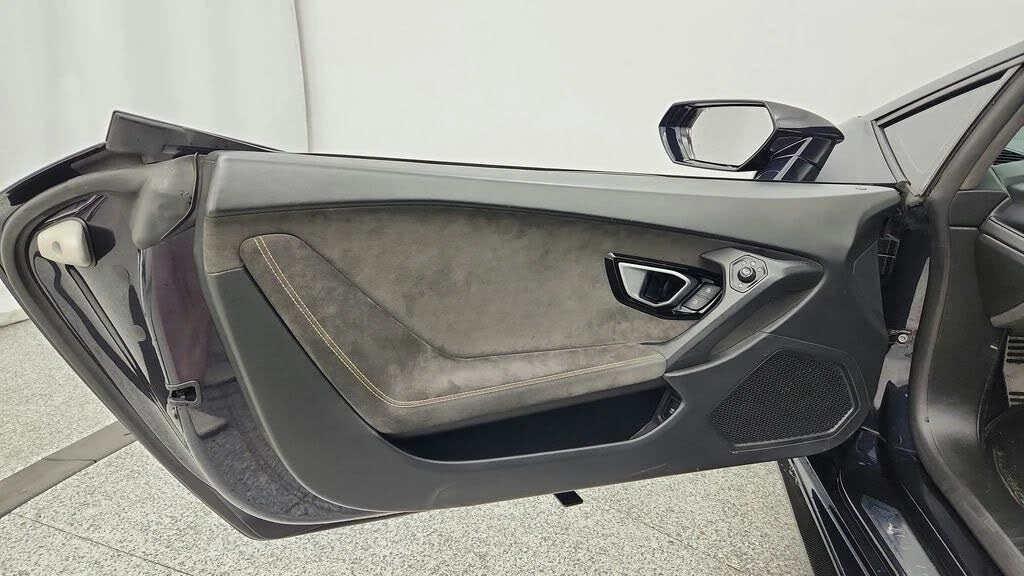 2016 Lamborghini Huracan LP610-4 - Image 15 of 31