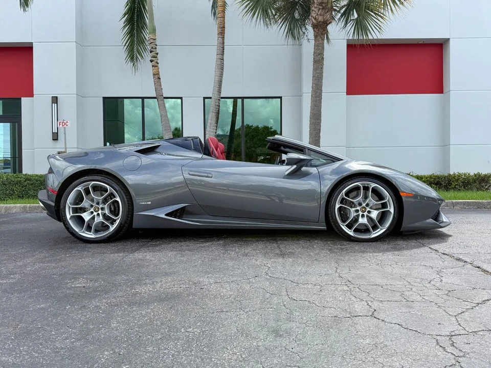 2016 Lamborghini Huracan LP610-4 - Image 2 of 31