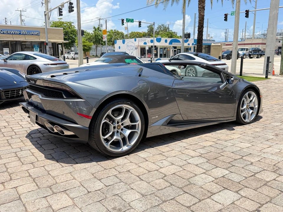 2016 Lamborghini Huracan LP610-4 - Image 12 of 31