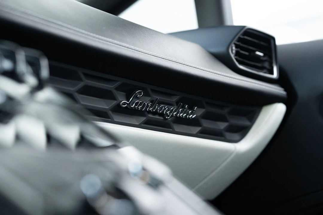 2016 Lamborghini Huracan LP610-4 - Image 7 of 21
