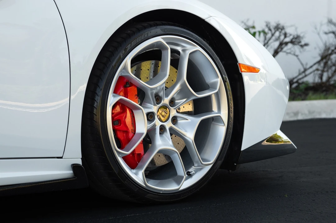 2016 Lamborghini Huracan LP610-4 - Image 9 of 21