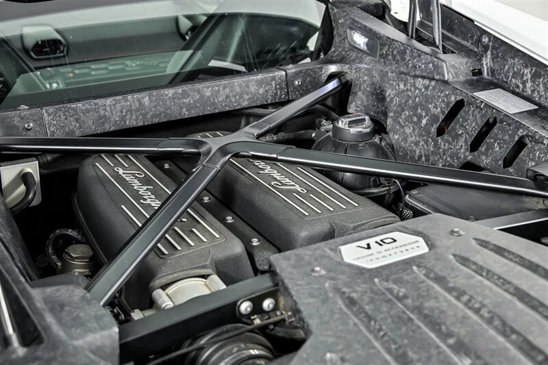 2016 Lamborghini Huracan LP610-4 - Image 11 of 31