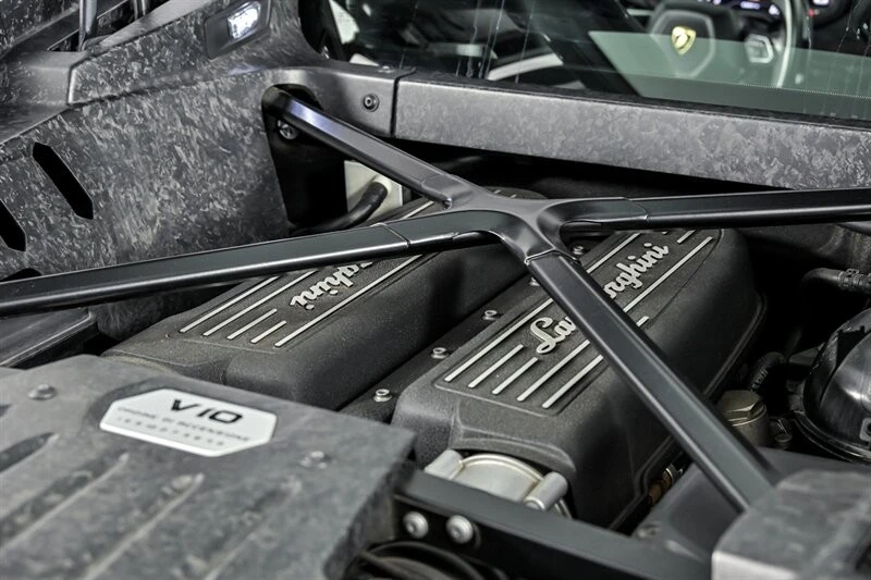 2016 Lamborghini Huracan LP610-4 - Image 13 of 31