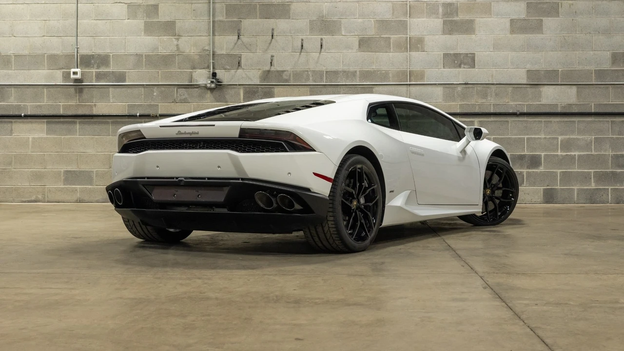 2016 Lamborghini Huracan LP610-4 - Image 7 of 31