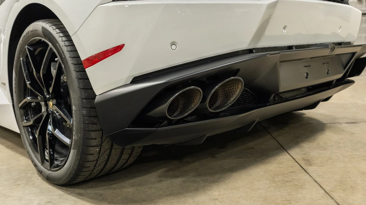 2016 Lamborghini Huracan LP610-4 - Image 30 of 31