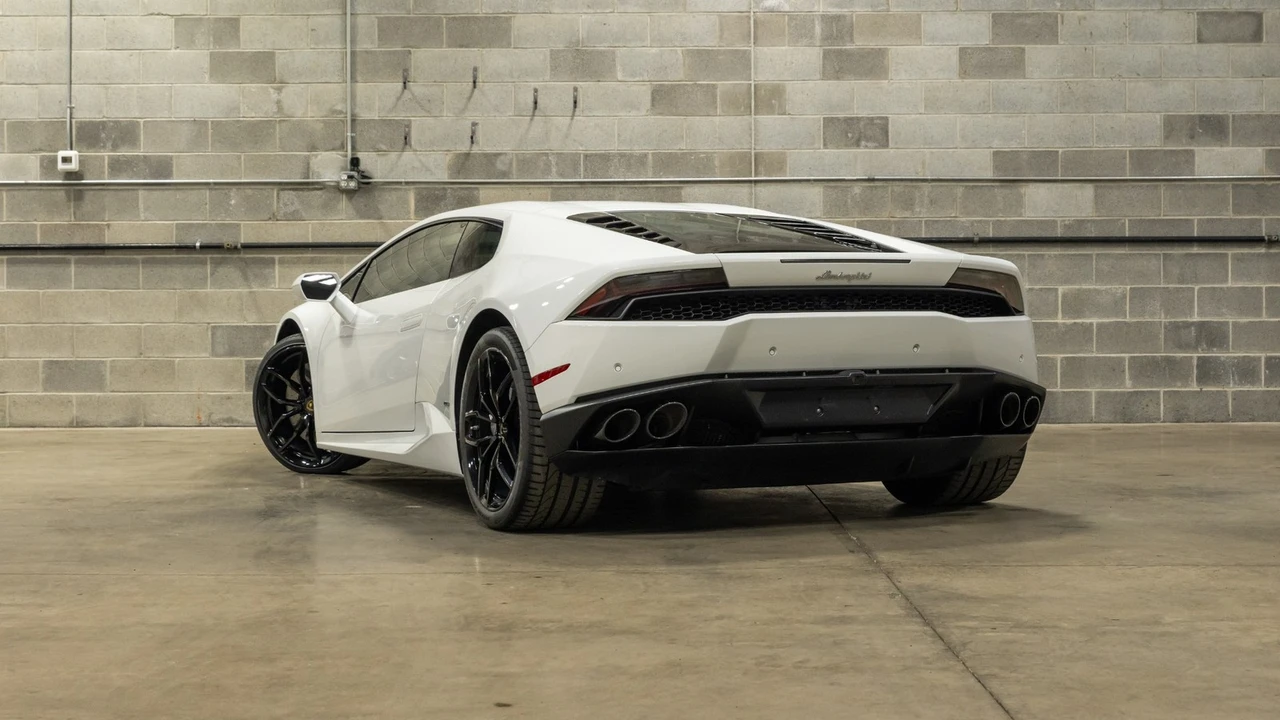 2016 Lamborghini Huracan LP610-4 - Image 5 of 31