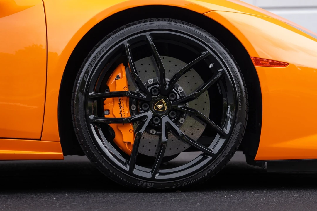 2016 Lamborghini Huracan LP610-4 - Image 9 of 31