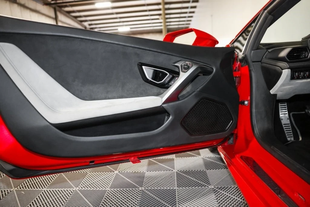 2016 Lamborghini Huracan LP580-2 - Image 17 of 19