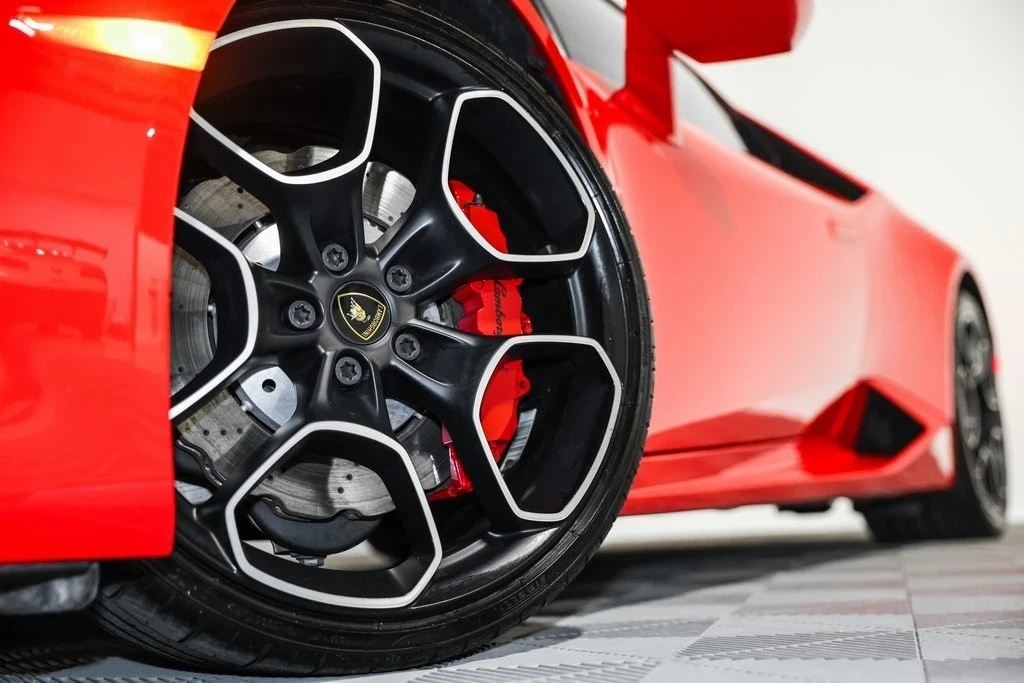 2016 Lamborghini Huracan LP580-2 - Image 6 of 19