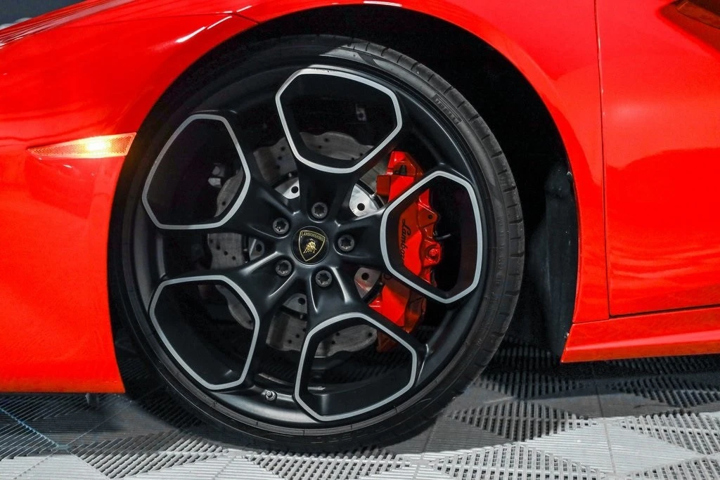 2016 Lamborghini Huracan LP580-2 - Image 12 of 21