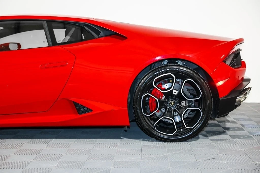 2016 Lamborghini Huracan LP580-2 - Image 8 of 19