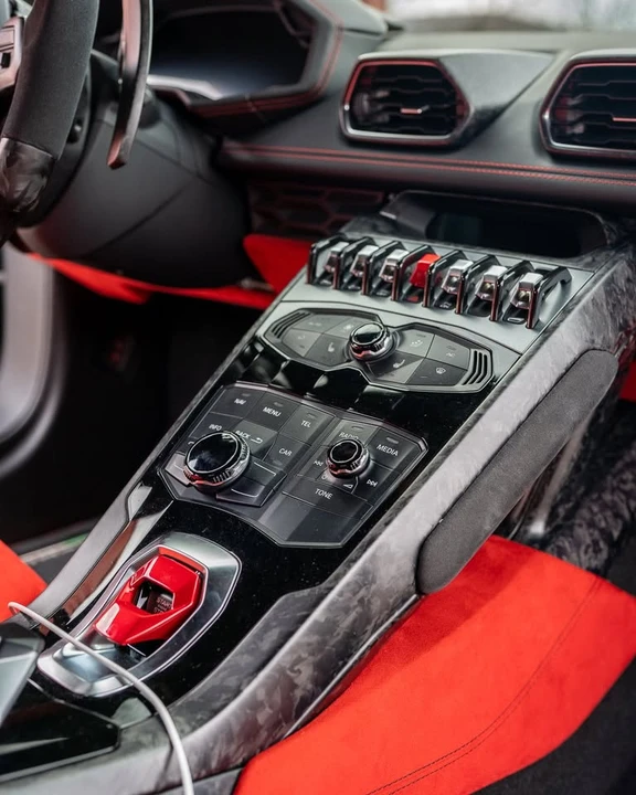 2016 Lamborghini Huracan LP610-4 - Image 8 of 20