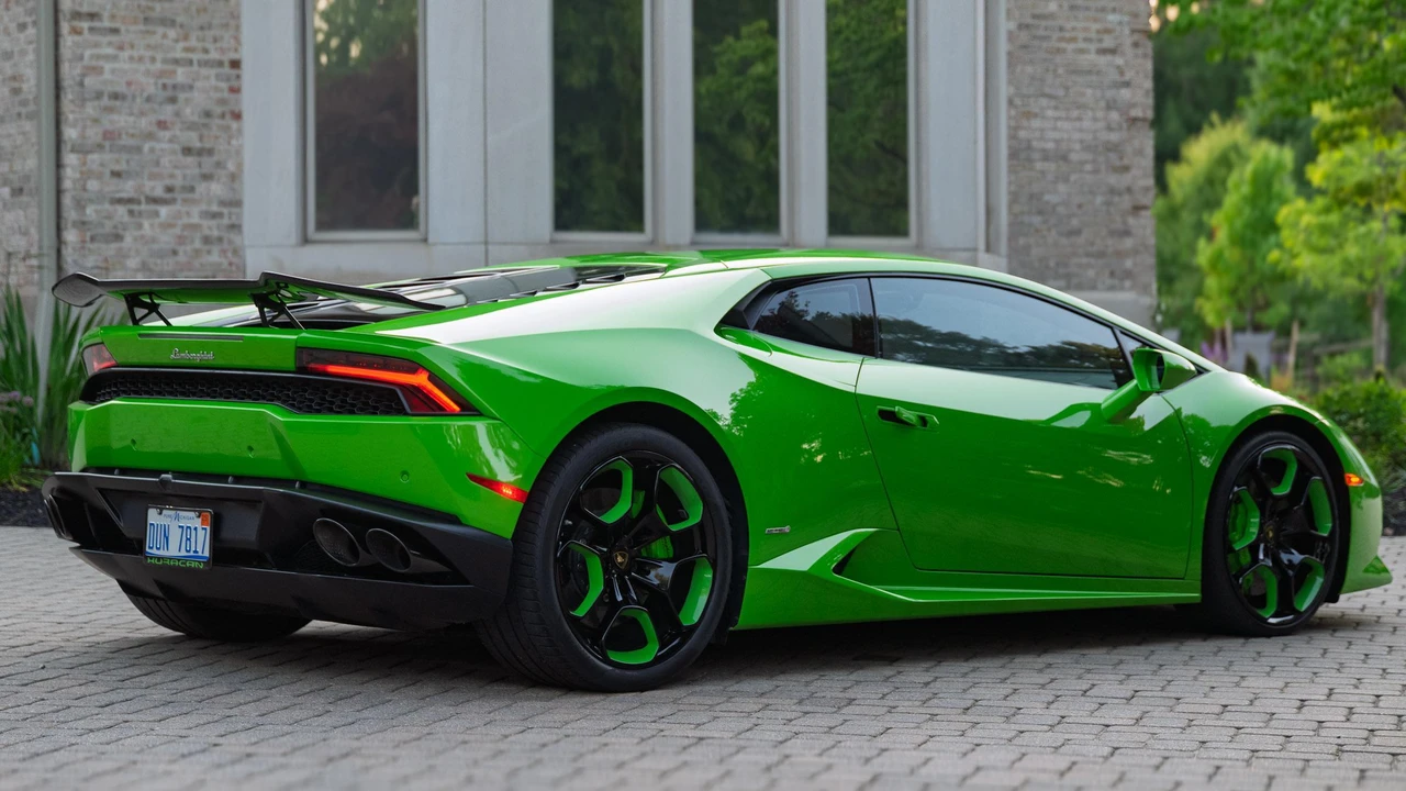 2016 Lamborghini Huracan LP610-4 - Image 8 of 31