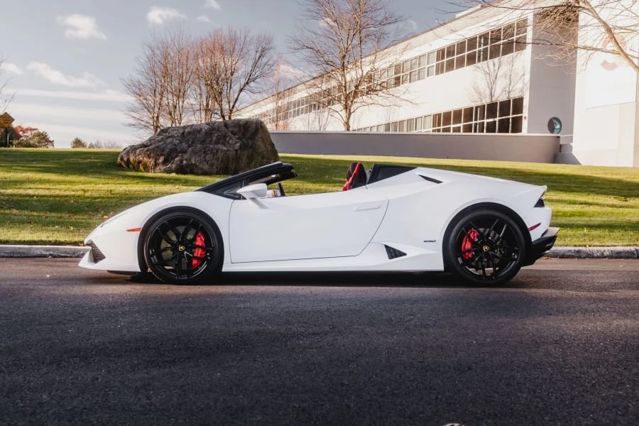 2016 Lamborghini Huracan LP610-4 - Image 2 of 31