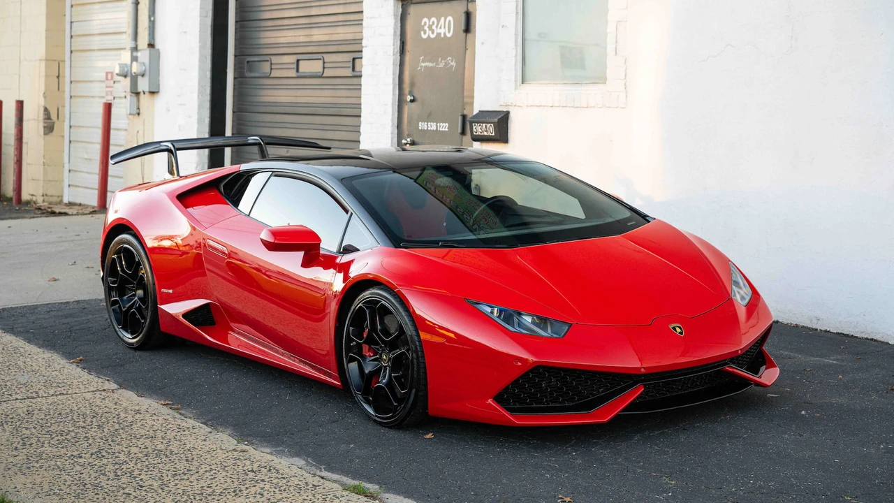 2016 Lamborghini Huracan LP610-4 - Image 11 of 29