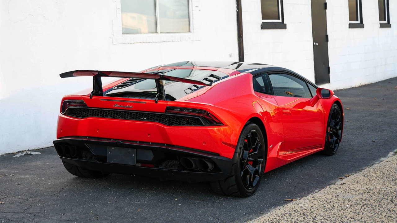 2016 Lamborghini Huracan LP610-4 - Image 2 of 29