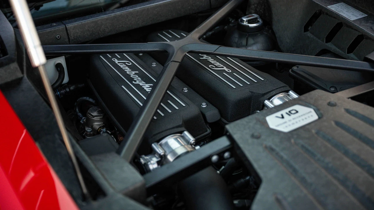 2016 Lamborghini Huracan LP610-4 - Image 6 of 29