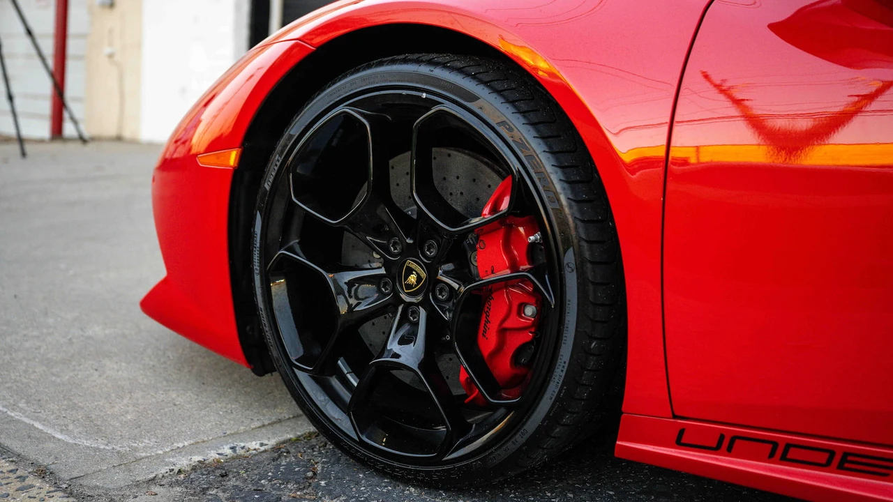 2016 Lamborghini Huracan LP610-4 - Image 9 of 29