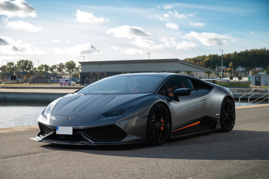 2016 Lamborghini Huracan LP610-4 - Image 2 of 31