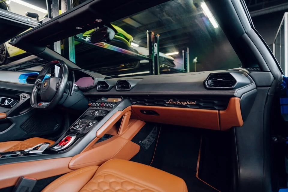 2016 Lamborghini Huracan LP610-4 - Image 11 of 18