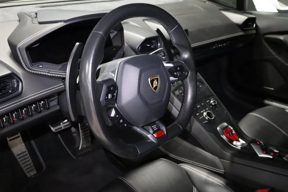 2016 Lamborghini Huracan - Image 17 of 20