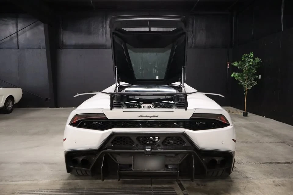 2016 Lamborghini Huracan - Image 12 of 20