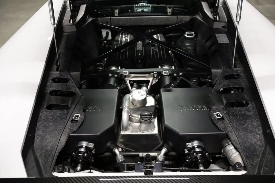 2016 Lamborghini Huracan - Image 13 of 20