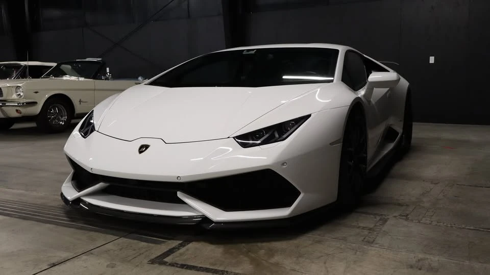 2016 Lamborghini Huracan - Image 2 of 20