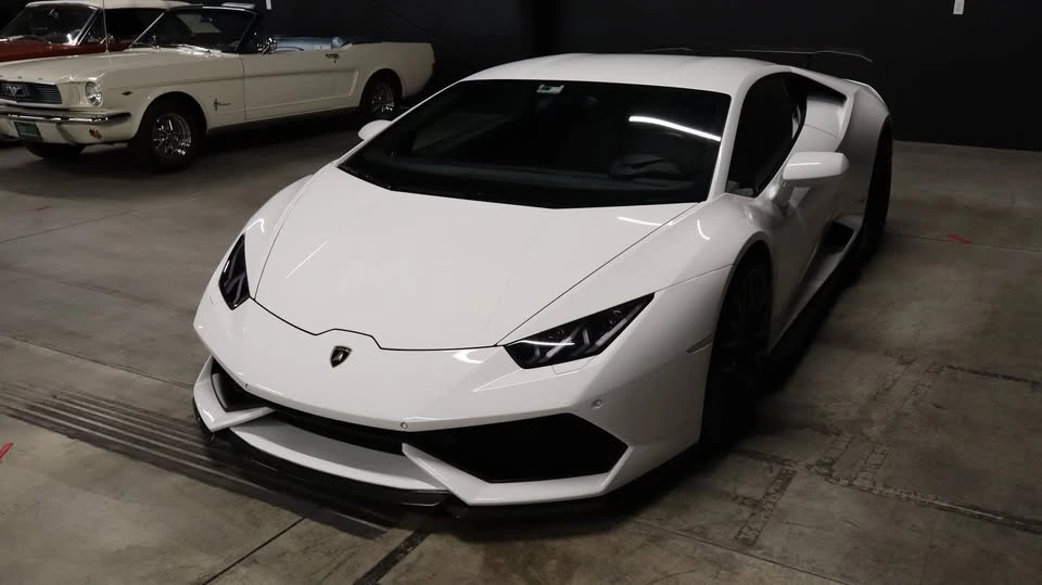 2016 Lamborghini Huracan - Image 10 of 20